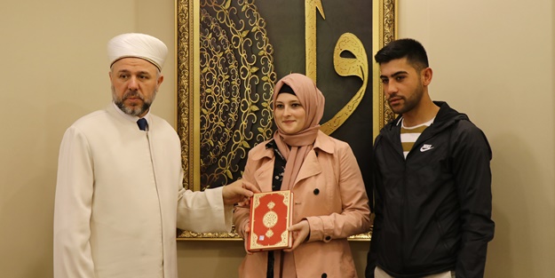 Avusturyalı Stefanie uzman çavuşla evlenip Müslüman oldu