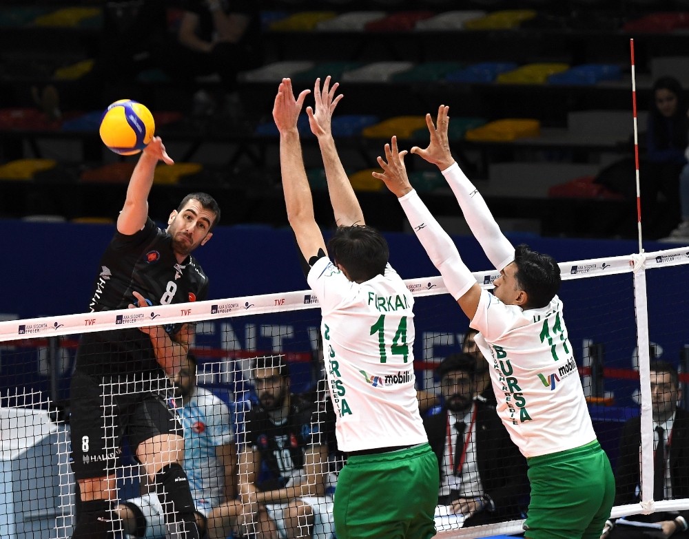 AXA Sigorta Efeler Ligi: Halkbank ANKARA: 3 -Bursa B.Ş. Bld.: 1 