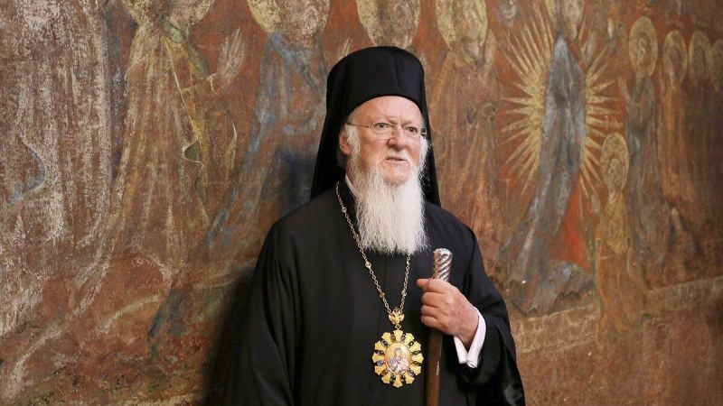 Aya Yorgi kilisesi papazı Bartholomeos İngiliz Kralı tarafından ekümenik sıfatıyla karşılandı!