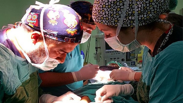 Ayağındaki yanık 'sünnet derisi' ile tedavi edildi