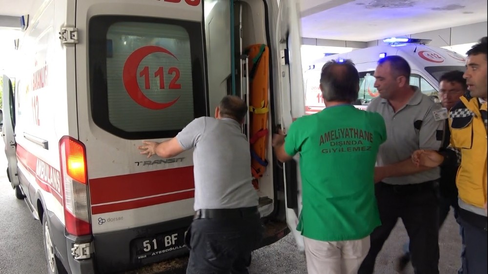 Ayağını silaj makinasına kaptırdı 