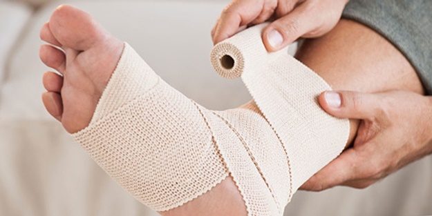 Ayak burkulmasına iyi gelen yöntemler nelerdir?