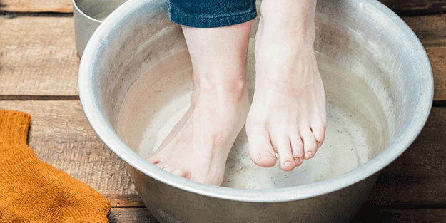 Ayak kokusundan muzdarip olanlar dikkat! Bu haber tam sizlik