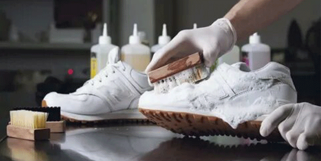 Ayakkabı üzerindeki lekeleri çıkarma tekniği