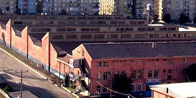 Ayakkabıdan cezaevi krokisi çıktı