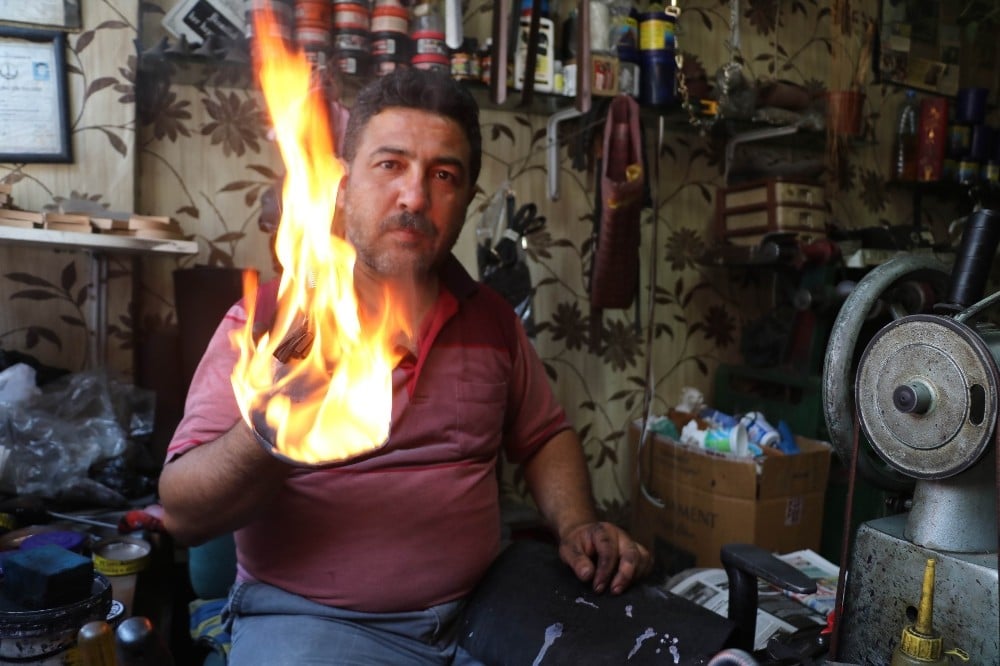 Ayakkabıları yakıyor ömrünü 9 ay uzatıyor 