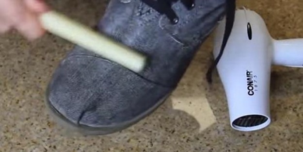 Ayakkabılarınızı su geçirmez yapmak çok kolay!