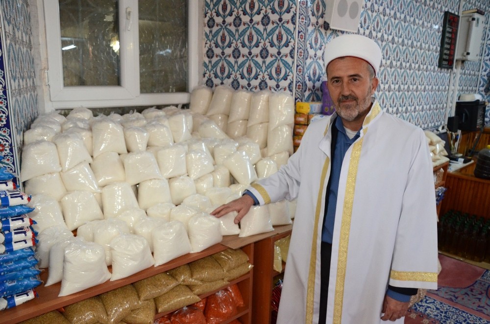Ayakkabılıklar gıda ve temizlik malzemeleri rafı oldu 