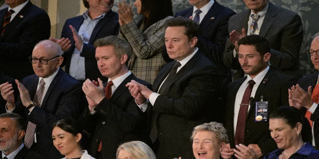 Ayakta alkışlayanlar arasında o da vardı! Elon Musk'tan Netanyahu'ya 'zorlama' alkış!