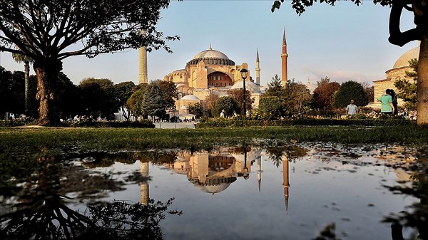 Ayasofya Camii içinde kaç kişi namaz kılacak?
