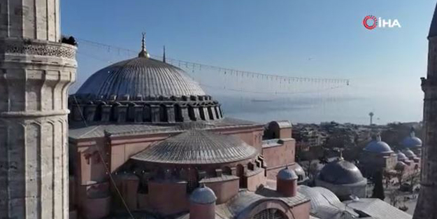 Ayasofya Camii'nde Ramazan hazırlığı! Mahyalarla süslendi