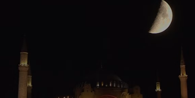 Ayasofya Camii'nden ezan sesleri yükseldi