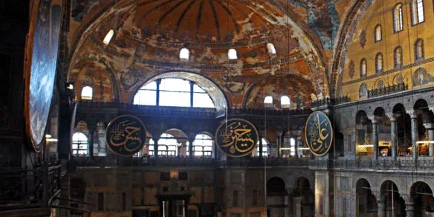 Ayasofya Camii'nin içerisinden ilk görüntüler paylaşıldı