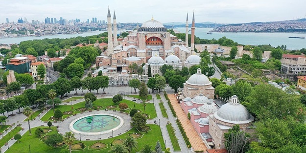 Ayasofya Camiisi’ne girişler saat kaçta başlayacak?