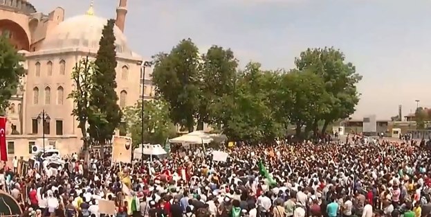 Ayasofya eylemine bir de bu açıdan bakın