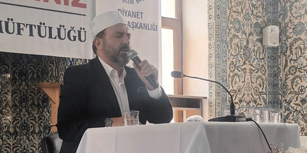 Ayasofya İmamı Topçuoğlu'ndan müthiş tilavet