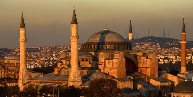 Ayasofya kararını hâlâ hazmedemiyorlar! Karanlık Oda da sözcüleri oldu