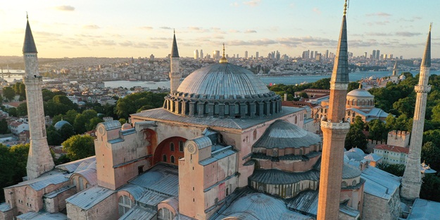 Ayasofya kararını hazmedemediler! Yunanistan'dan yeni girişim