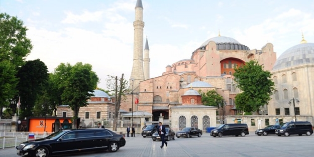 Ayasofya ve Sultanahmet'e sürpriz ziyaret!
