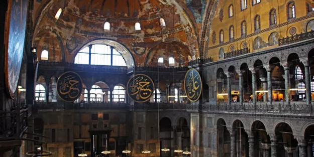 Ayasofya'da bir ilk! 88 yıl sonra teravih namazı kılınacak