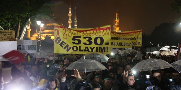 Ayasofya'da Mısır için yağmur altında dua ve gözyaşı