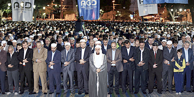 Ayasofya’da sabah namazı