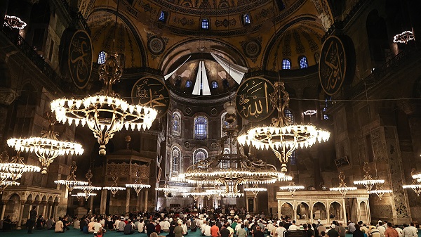 Ayasofya'da teravih kılınacak mı? 2022 camilerde teravih namazı kılınacak mı?