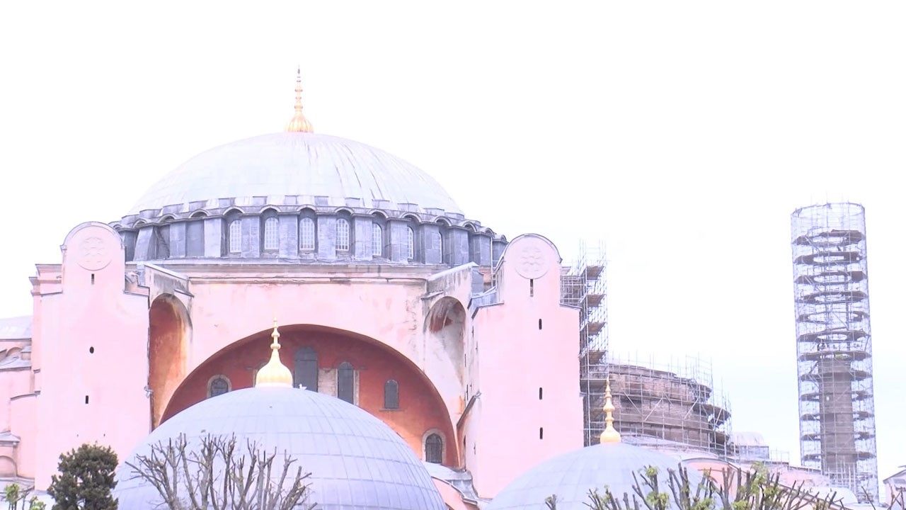 Ayasofya’da zamana direniş! 1500 yıllık kubbe için dev operasyon