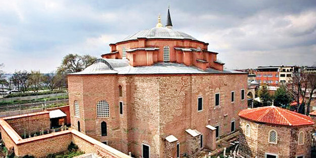 Ayasofyalar bir bir özgürleşiyor