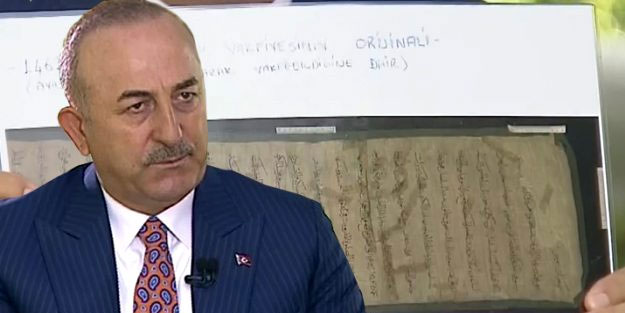 Ayasofya'nın tapusu bizde! Bakan Çavuşoğlu canlı yayında gösterdi