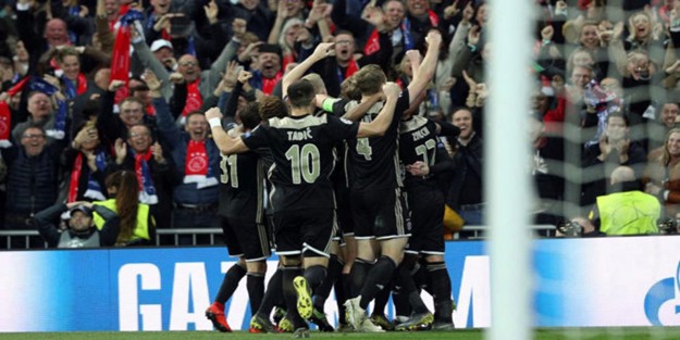 Ajax, Real Madrid'i darmadağın etti!