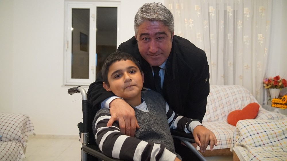 Ayazcan ve Simge’ye ışık oldular 