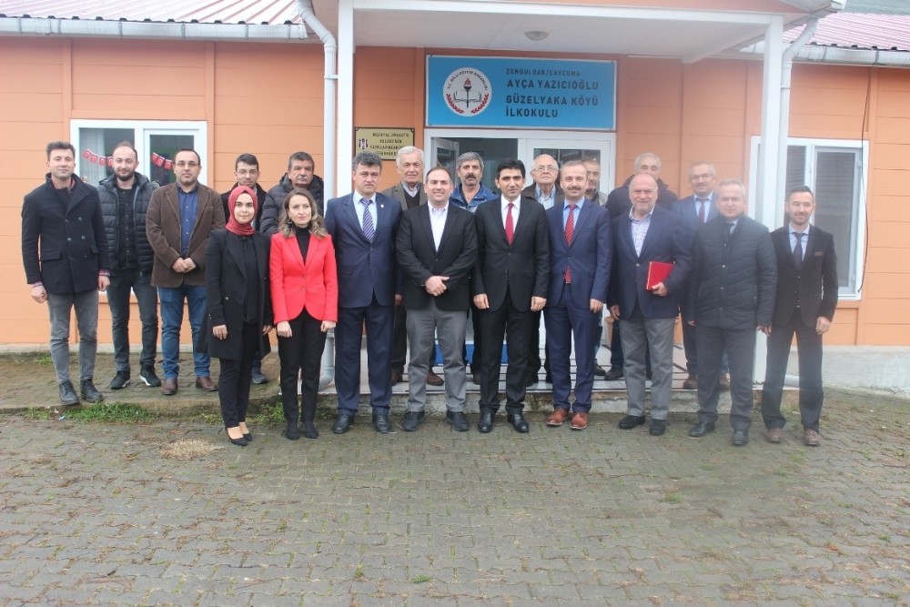 Ayça Yazıcıoğlu Güzelyaka İlkokulu’nda Z-kütüphane açılışı yapıldı 