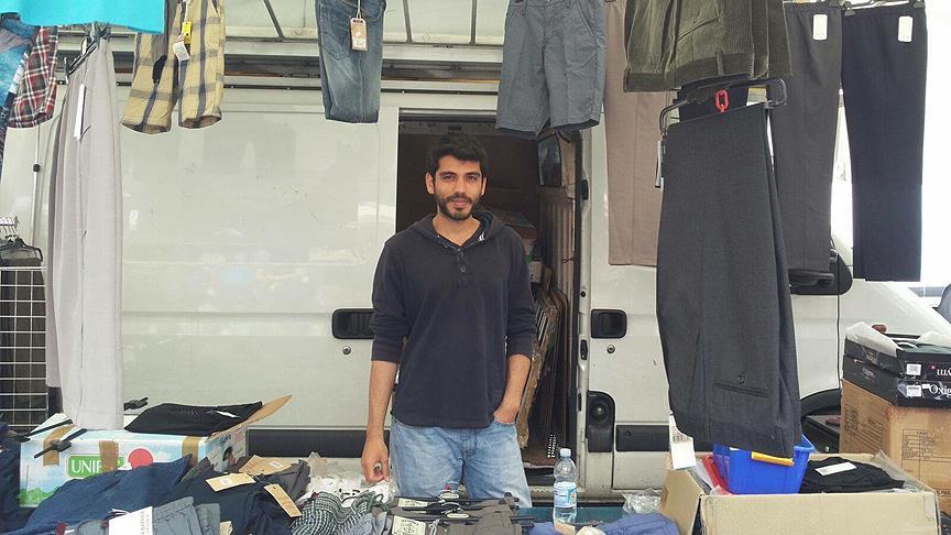 Ayda 140 dolarla dünyayı geziyor