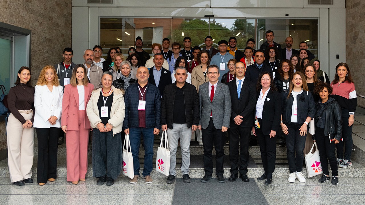 Aydem ve Gediz Perakende, gençleri geleceğe hazırlıyor! Çevre bilinci artırıyor