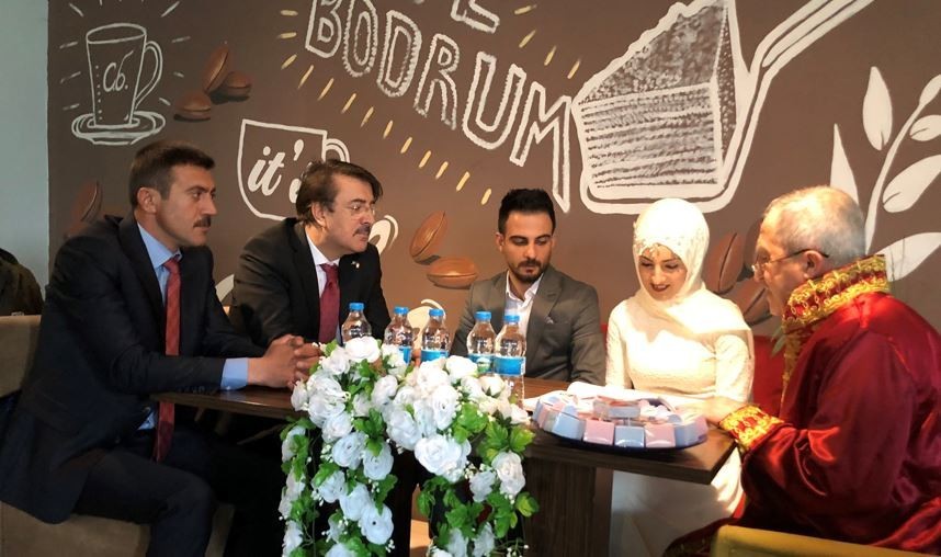 Aydemir: ‘Hınıs yüksek irfanını ortaya koydu’ 