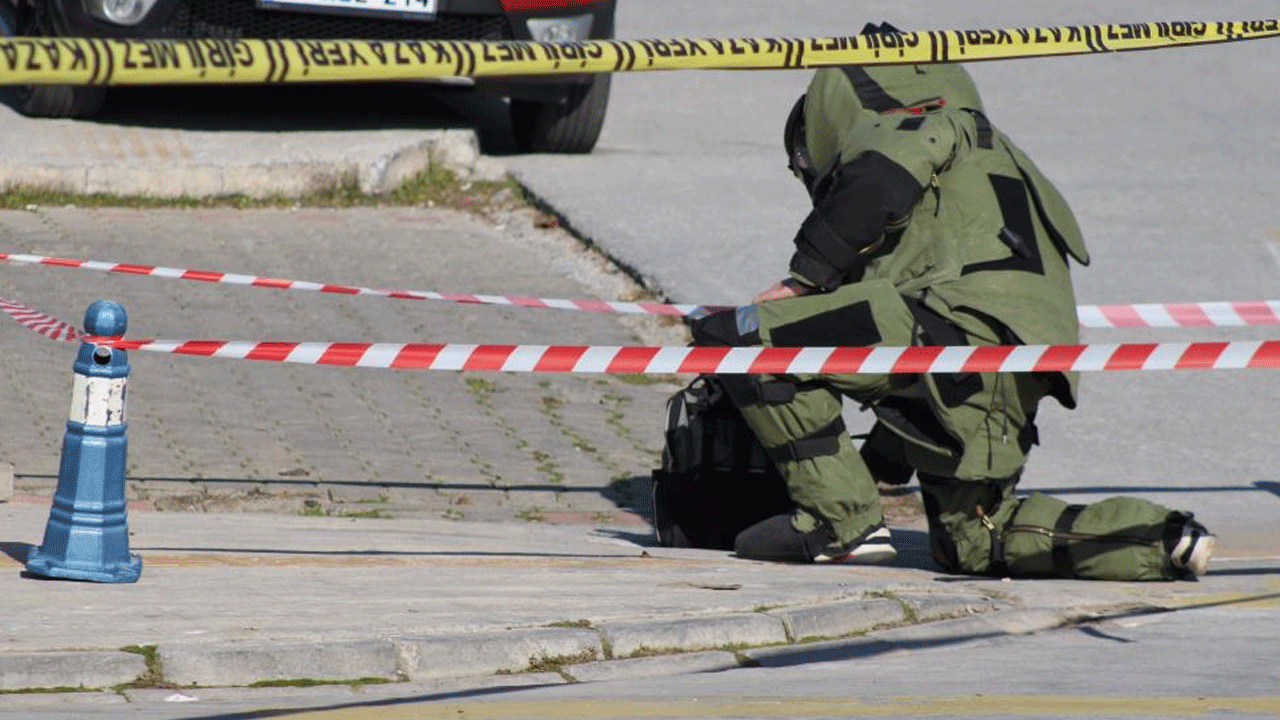 Aydın Adnan Menderes Üniversitesi'nde panik anları! Bomba imha ekibi geldi