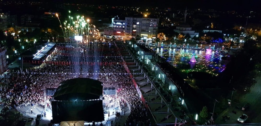Aydın Büyükşehir Belediyesi’den renkli kutlama 