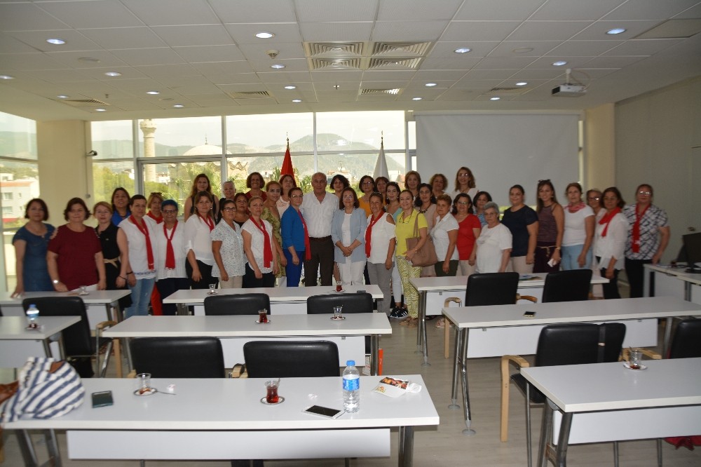 Aydın CHP’nin kadınları Söke’de toplandı 