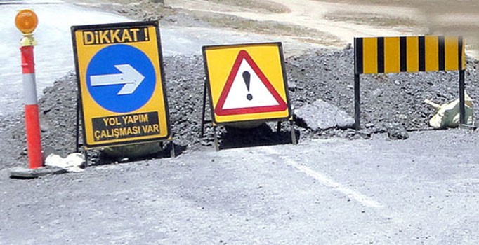 Aydın-Denizli yolunda alt geçit çalışmaları trafiği etkiliyor