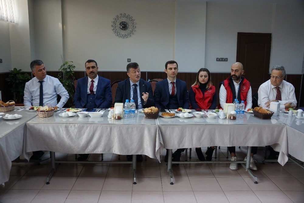 Aydın Gençlik Merkezi’nden gazetecilere kahvaltı 