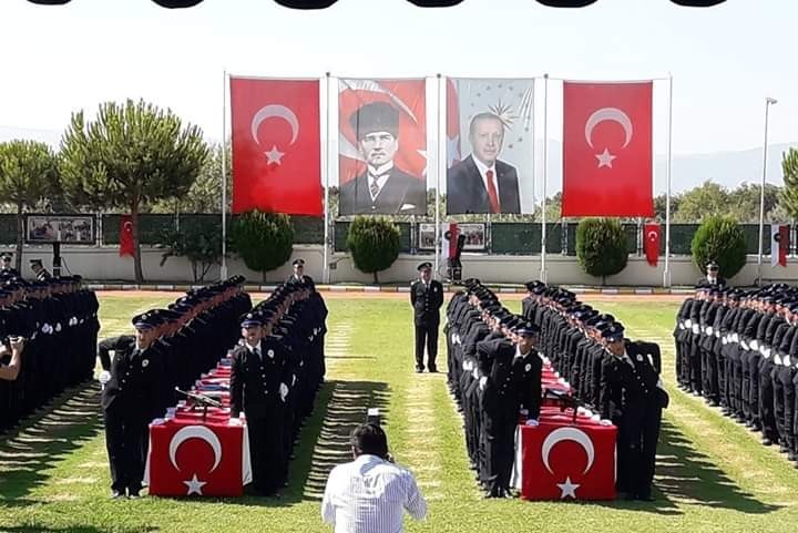 Aydın MHP, çiçeği burnunda polislere başarı diledi 