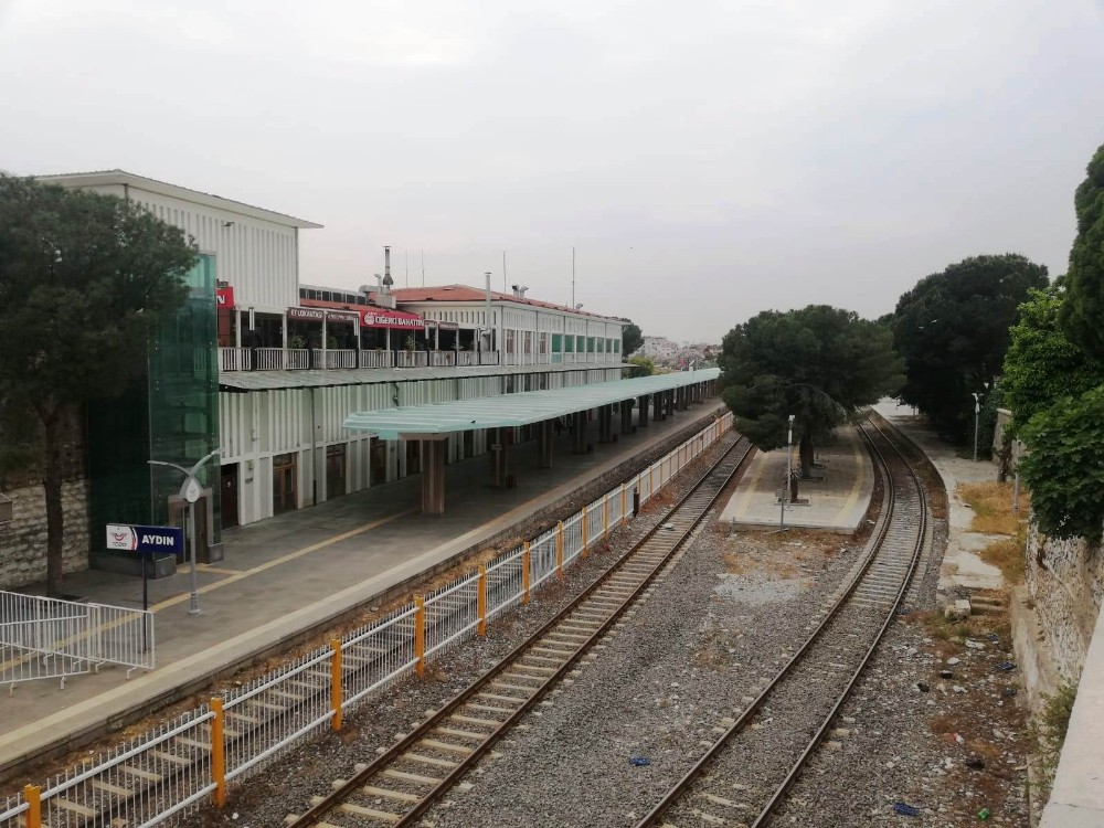 Aydın Tren Garı öksüz kaldı 