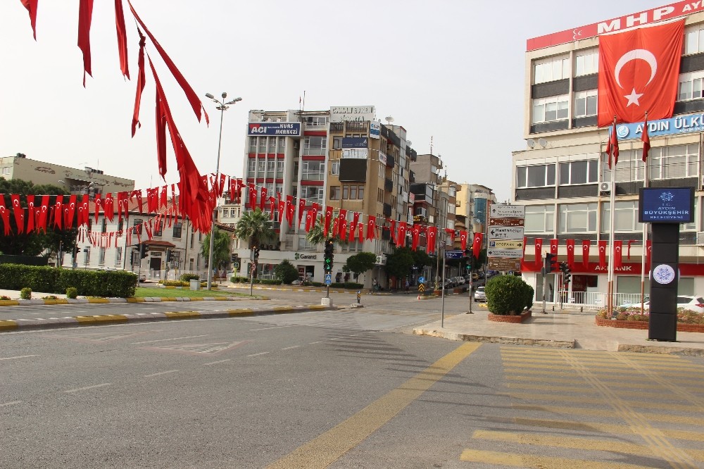 Aydın, yasaktan değil sıcaktan evde kaldı 