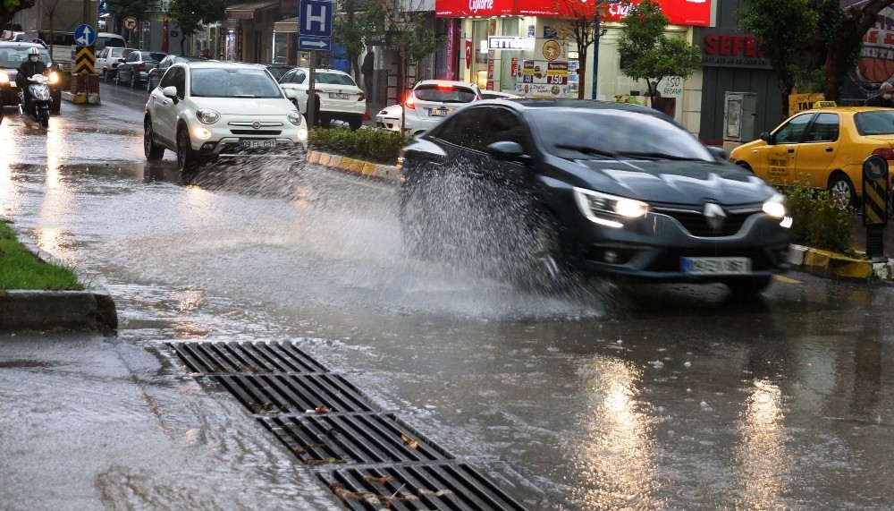 Aydın’a kuvvetli sağanak yağış uyarısı 