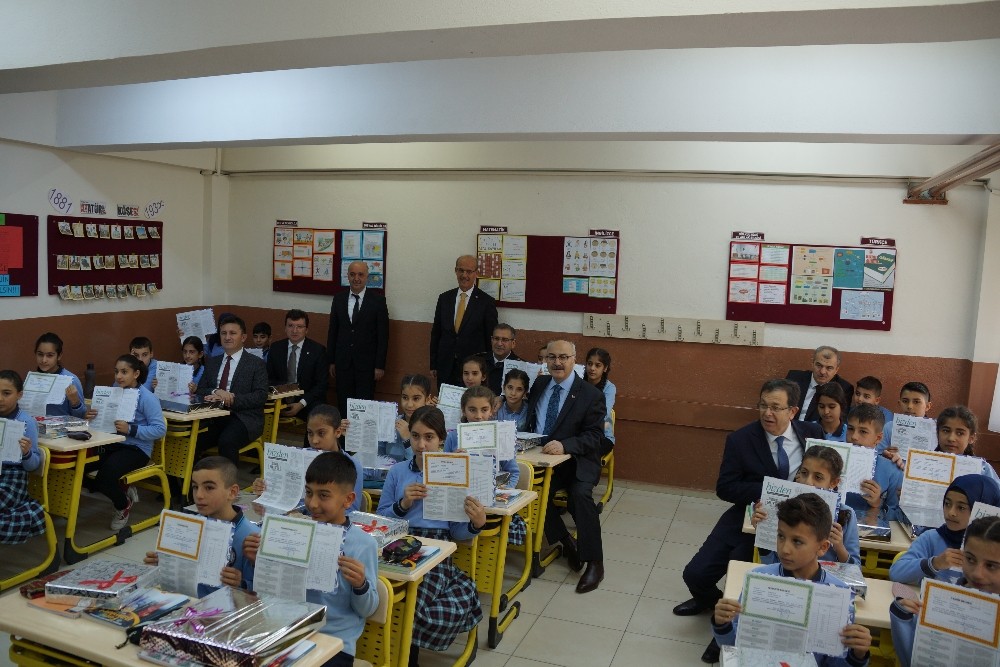 Aydın’da 181 bin öğrenci karne sevinci yaşadı 