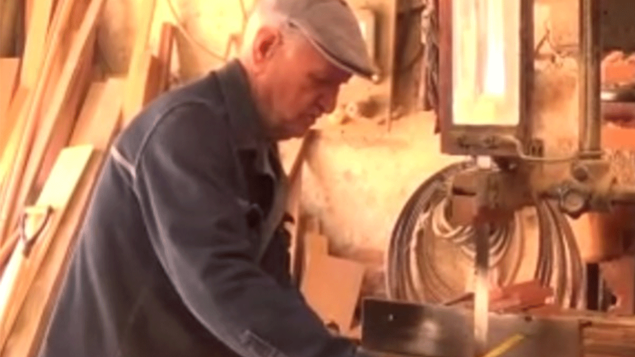 Aydın'da 75 yıldır aynı mesleği yapıyor! Tutkusu hiç bitmedi!