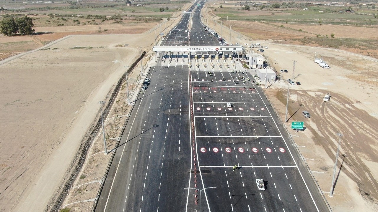 Aydın’da bayram trafiği sakin geçti, otoyollardan 685 binden fazla araç geçiş yaptı