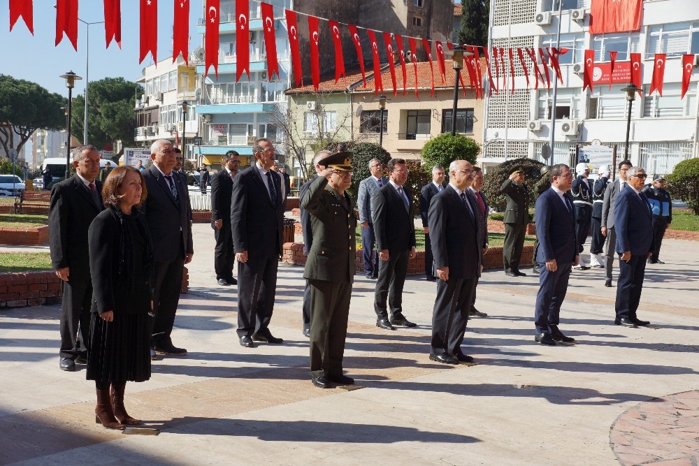 Aydın’da Çanakkale şehitleri için çelenk sunuldu 