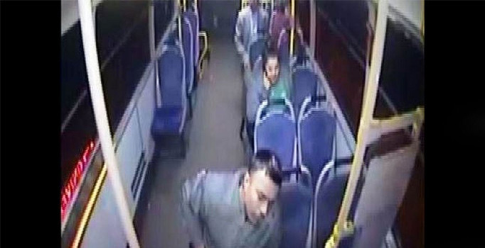 Aydın'da halk otobüsü şoförü apandisiti patlayan hastayı acile yetiştirdi